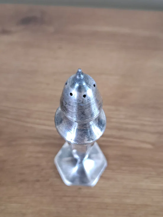 Vintage Silver Plated Salt And Pepper Shakers Classic Traditional Collectible - Picture 5 of 12